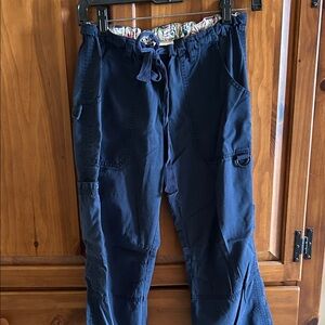 Women's scrub Navy Cargo Scrub pants.